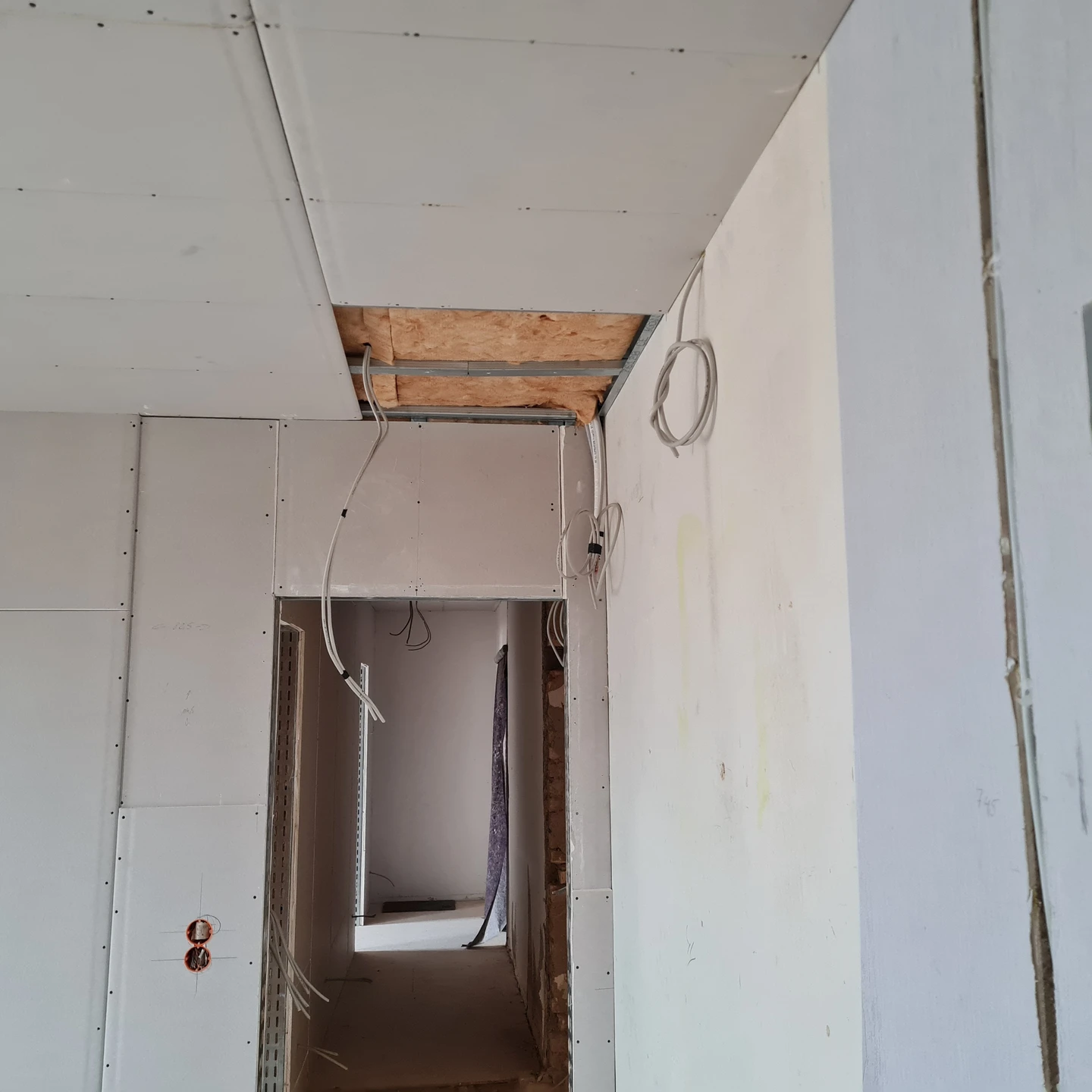 Foto von offenen Bauwänden.